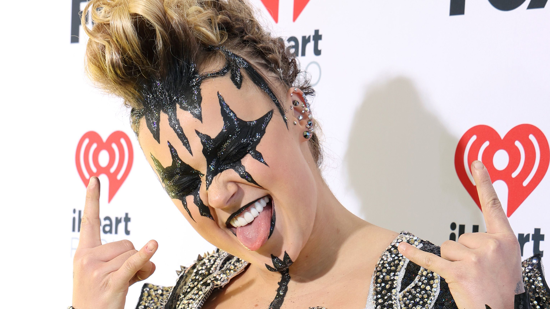JoJo Siwa debuts goth makeup in sheer catsuit at the iHeartRadio Awards