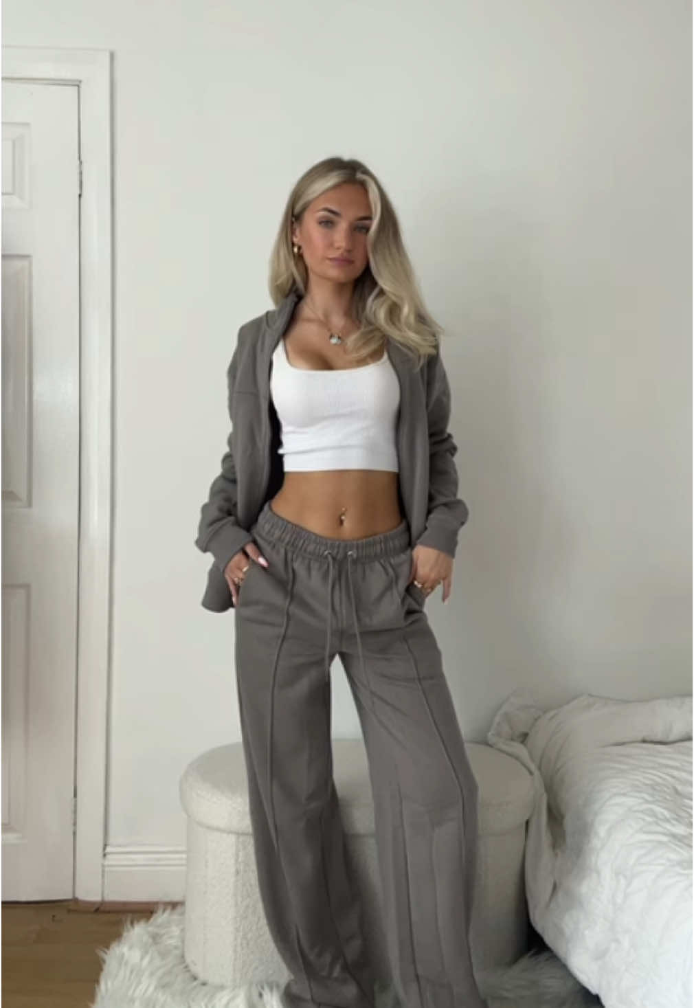 @prettylittlething 🩶🍋  #fyp #plt #prettylittlething #tracksuit #greytracksuit #outfitideas #outfitinspo #pltoutfits #casualoutfits