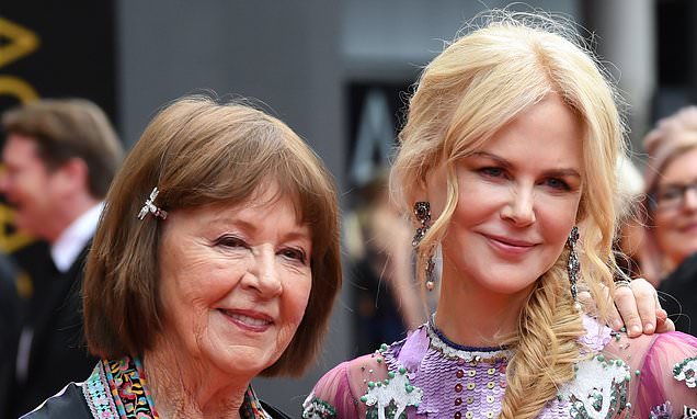 Nicole Kidman reveals her beloved mother has died